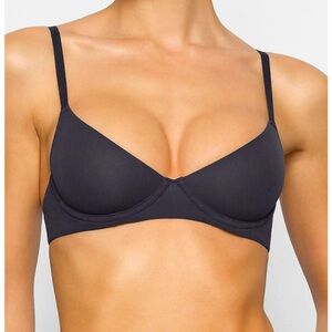 SKIMS UNLINED DEMI BRA